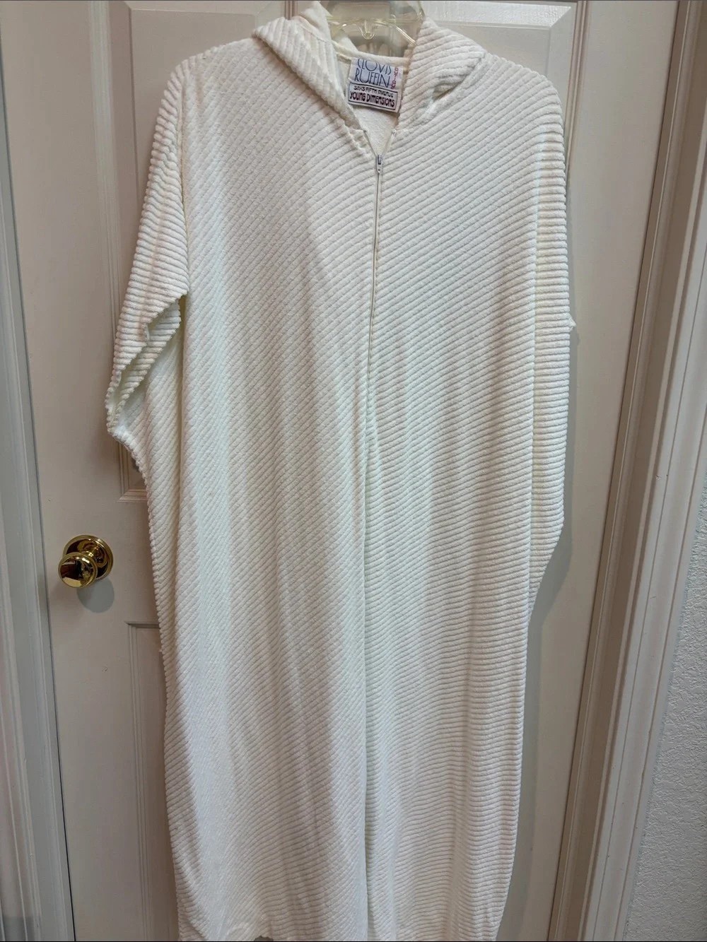 Cream Hooded Zippered Lounger